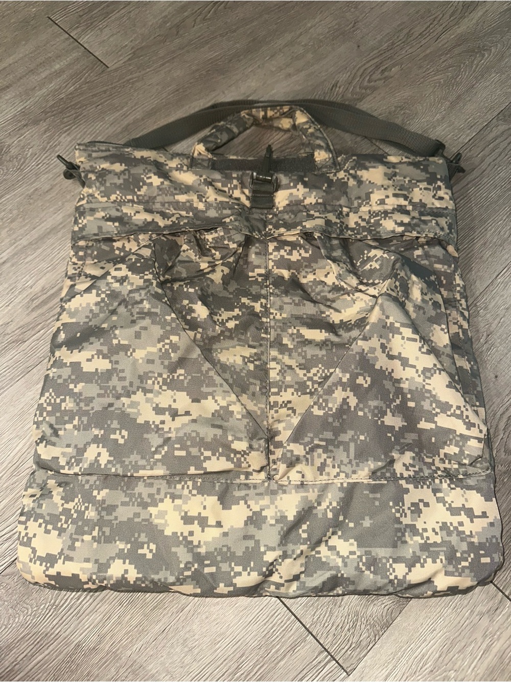 Flying Circle Bags Military Green Digital Camouflage Camo Tote Bag
